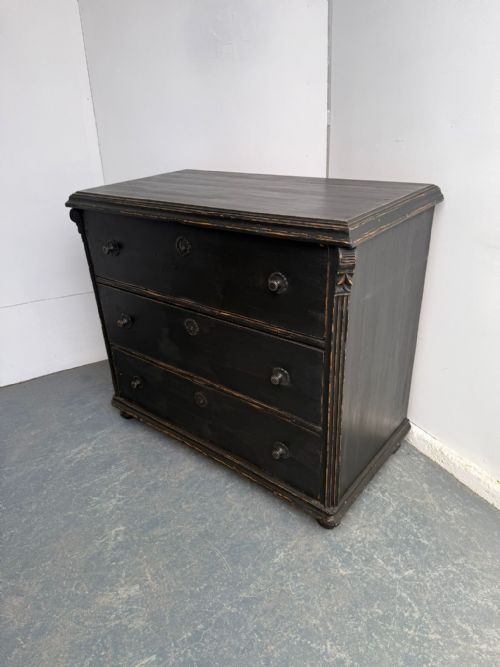 A RARE ORIGINAL HUNGARIAN GEORGIAN PINE BLACK 3 DRAWER CHEST OF DRAWERS