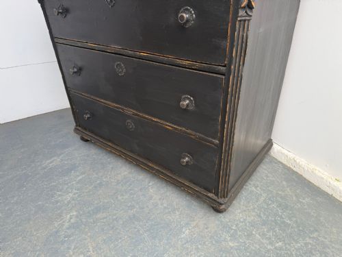 A RARE ORIGINAL HUNGARIAN GEORGIAN PINE BLACK 3 DRAWER CHEST OF DRAWERS - ADDITIONAL PHOTO 2