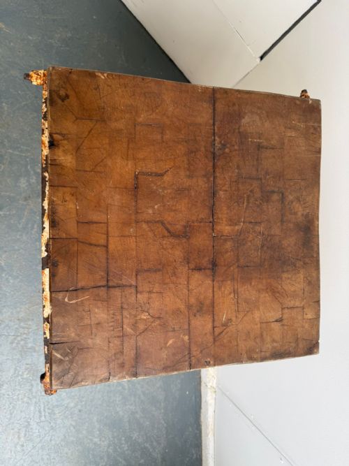 A FANTASTIC ORIGINAL HUNGARIAN LARGE PAINTED WHITE VICTORIAN BUTCHERS BLOCK - ADDITIONAL PHOTO 6