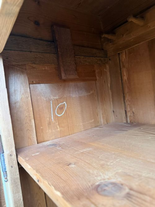 AN ORIGINAL GEORGIAN ANTIQUE PINE SHELVED 2 DOOR KNOCKDOWN WARDROBE TO PAINTWAX - ADDITIONAL PHOTO 8