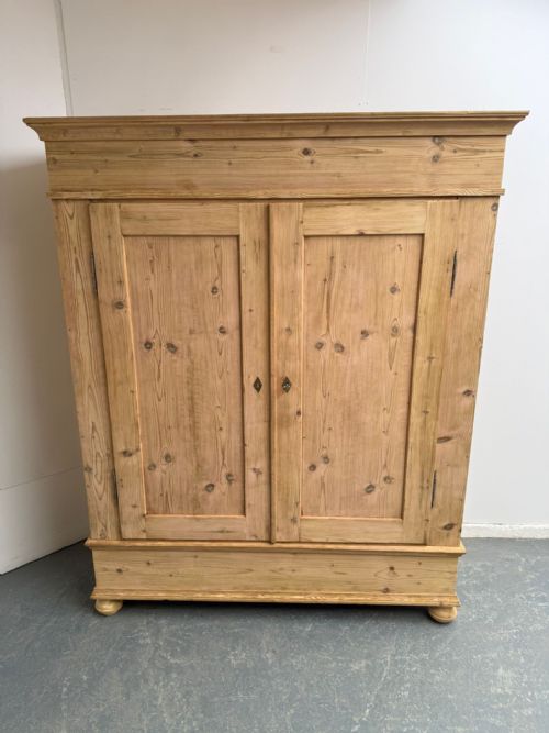AN AMAZING GEORGIAN LARGE ANTIQUE OLD PINE 2 DOOR KNOCKDOWN WARDROBE WAXPAINT - ADDITIONAL PHOTO 5
