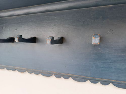 A BEAUTIFULLY PAINTED HUNGARIAN ORIGINAL PAINTED BLUE ANTIQUE PINE COAT RACK - ADDITIONAL PHOTO 7
