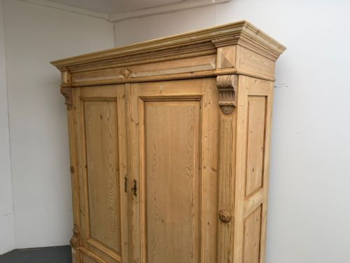 A MASSIVE WIDE VICTORIAN ANTIQUE OLD PINE 2 DOOR KNOCKDOWN WARDROBE WAXPAINT - ADDITIONAL PHOTO 1