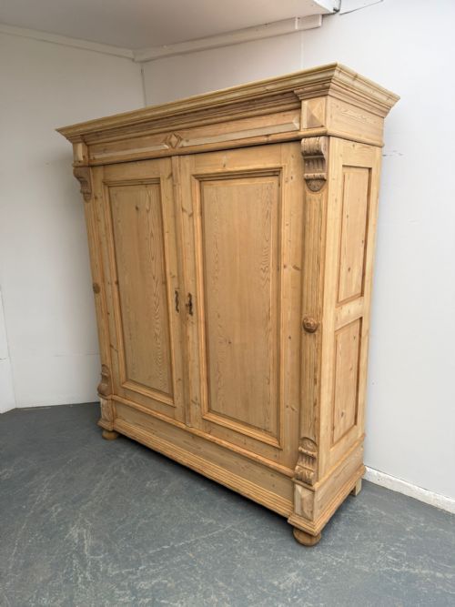 A MASSIVE WIDE VICTORIAN ANTIQUE OLD PINE 2 DOOR KNOCKDOWN WARDROBE WAXPAINT