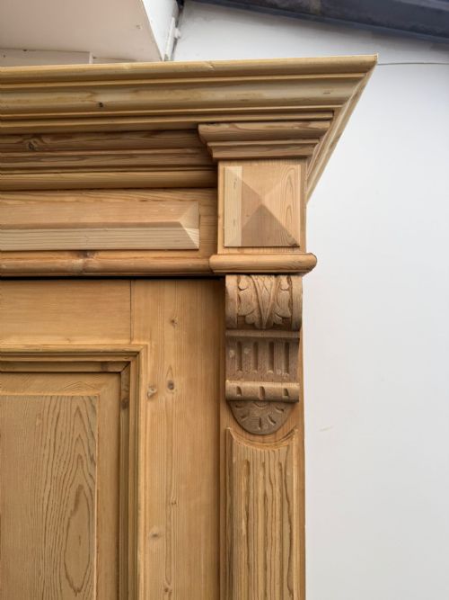 A MASSIVE WIDE VICTORIAN ANTIQUE OLD PINE 2 DOOR KNOCKDOWN WARDROBE WAXPAINT - ADDITIONAL PHOTO 5