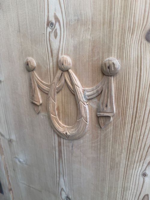 AN AMAZING ARTS CRAFTS ANTIQUE OLD PINE 2 DOOR KNOCKDOWN WARDROBE WAXPAINT - ADDITIONAL PHOTO 6