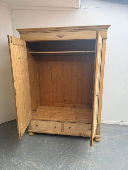 AN AMAZING ARTS CRAFTS ANTIQUE OLD PINE 2 DOOR KNOCKDOWN WARDROBE WAXPAINT - ADDITIONAL PHOTO 10