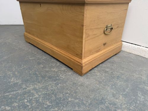 A CUTE LOVELY WAXED ANTIQUE OLD PINE VICTORIAN BOX - ADDITIONAL PHOTO 1