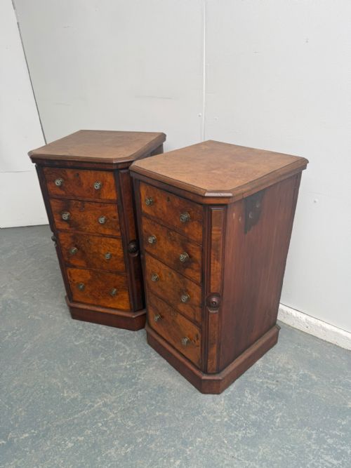 A CRACKING PAIR OF BURR WALNUT 4 DRAWER VICTORIAN BEDSIDE CABINETS