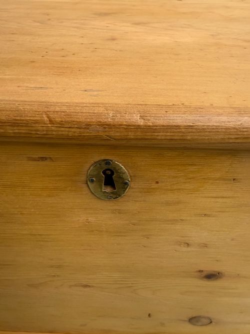 A BEAUTIFULLY WAXED ANTIQUEOLD PINE HEART VICTORIAN BOX - ADDITIONAL PHOTO 3