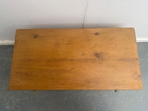 AN ANTIQUE OLD PINE VICTORIAN WAXED BOX - ADDITIONAL PHOTO 1