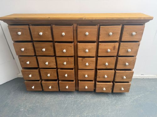 AN AMAZING ANTIQUE OLD PINE VICTORIAN 30 DRAWER BANK OF DRAWERS - ADDITIONAL PHOTO 8