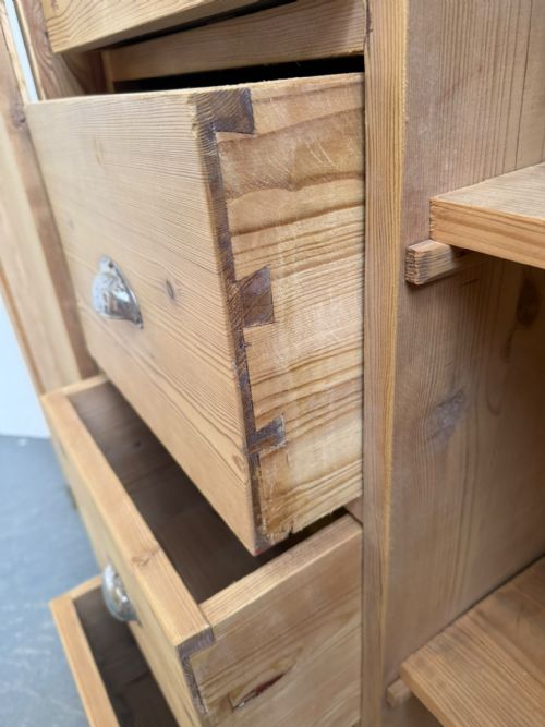 A SUPERBLY FITTED VICTORIAN ANTIQUEOLD PINE STORAGE CUPBOARD TO WAXPAINT - ADDITIONAL PHOTO 6