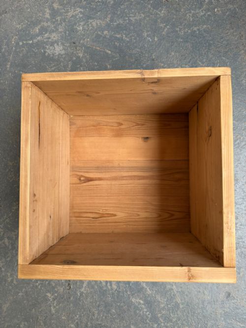A SUPERBLY FITTED VICTORIAN ANTIQUEOLD PINE STORAGE CUPBOARD TO WAXPAINT - ADDITIONAL PHOTO 8
