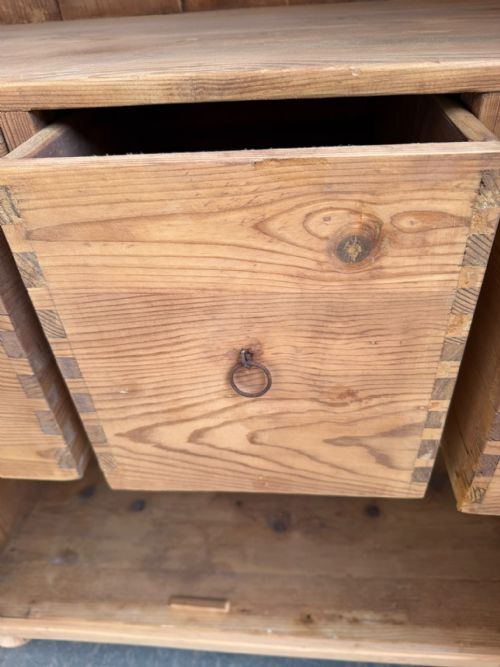 A CRACKING SHALLOW VICTORIAN ANTIQUEOLD PINE STORAGE CUPBOARD TO WAXPAINT - ADDITIONAL PHOTO 10
