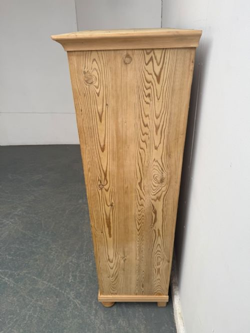 A MINT CLEAN VICTORIAN ANTIQUEOLD PINE VENTED KITCHEN CUPBOARD TO WAXPAINT - ADDITIONAL PHOTO 1