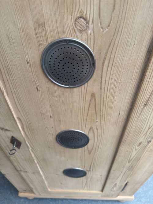 A MINT CLEAN VICTORIAN ANTIQUEOLD PINE VENTED KITCHEN CUPBOARD TO WAXPAINT - ADDITIONAL PHOTO 2