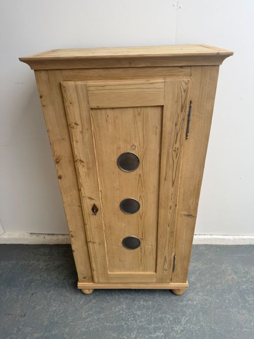 A MINT CLEAN VICTORIAN ANTIQUEOLD PINE VENTED KITCHEN CUPBOARD TO WAXPAINT - ADDITIONAL PHOTO 5
