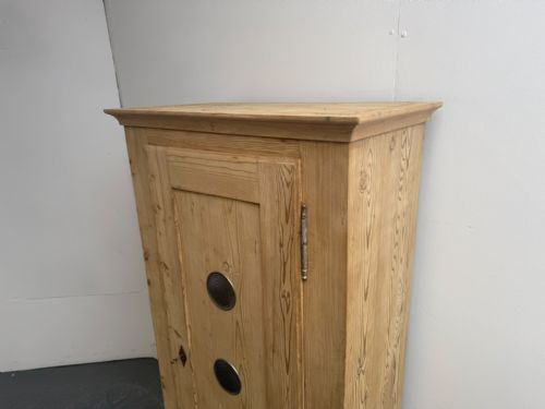 A MINT CLEAN VICTORIAN ANTIQUEOLD PINE VENTED KITCHEN CUPBOARD TO WAXPAINT - ADDITIONAL PHOTO 7