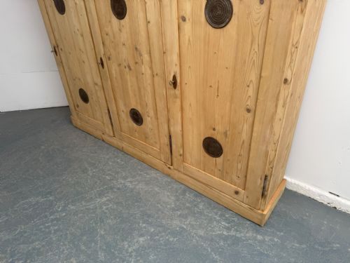 A RARE VICTORIAN ANTIQUEOLD PINE SHALLOW VENTED KITCHEN CUPBOARD TO WAXPAINT - ADDITIONAL PHOTO 3
