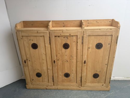 A RARE VICTORIAN ANTIQUEOLD PINE SHALLOW VENTED KITCHEN CUPBOARD TO WAXPAINT - ADDITIONAL PHOTO 4