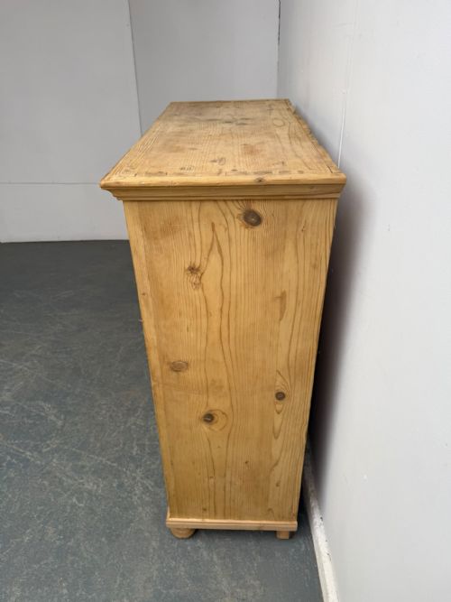 A FANTASTIC VICTORIAN ANTIQUEOLD PINE VENTED KITCHEN CUPBOARD TO WAXPAINT - ADDITIONAL PHOTO 4