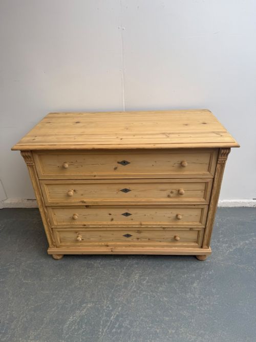 AN AMAZING EXTRA LARGE ANTIQUE PINE VICTORIAN 4 DRAWER CHEST OF DRAWERS TO WAXPAINT - ADDITIONAL PHOTO 6