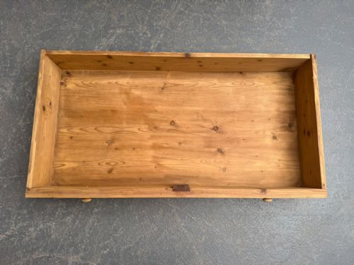 AN AMAZING EXTRA LARGE ANTIQUE PINE VICTORIAN 4 DRAWER CHEST OF DRAWERS TO WAXPAINT - ADDITIONAL PHOTO 10