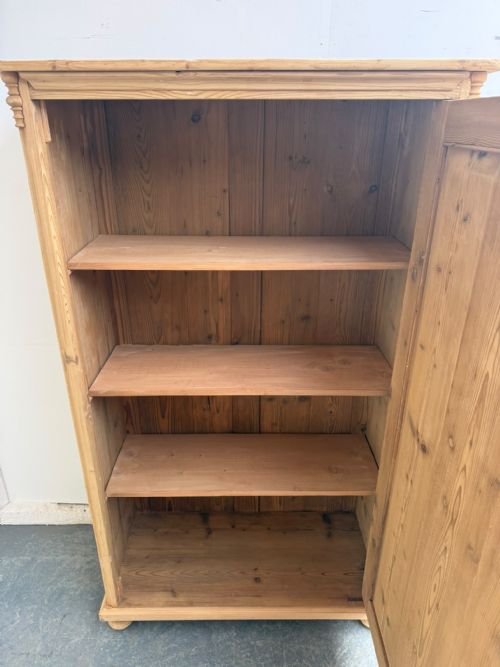 A MINT CLEAN WIDE VICTORIAN ANTIQUE OLD PINE STORAGE CUPBOARD TO WAXPAINT - ADDITIONAL PHOTO 2