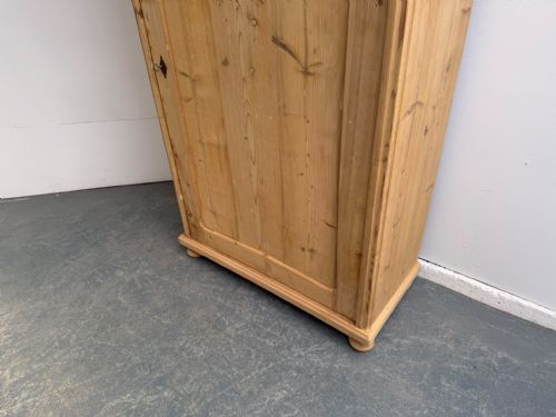 A MINT CLEAN WIDE VICTORIAN ANTIQUE OLD PINE STORAGE CUPBOARD TO WAXPAINT - ADDITIONAL PHOTO 4