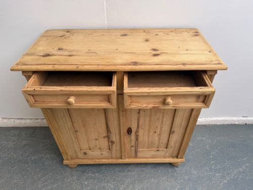 A CRACKING VICTORIAN ANTIQUEOLD PINE 2 DOOR KITCHEN DRESSER BASE TO WAXPAINT - ADDITIONAL PHOTO 1