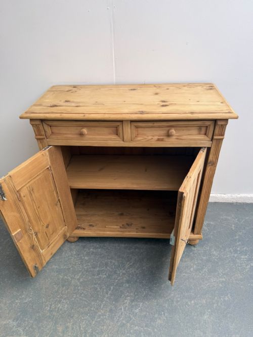 A CRACKING VICTORIAN ANTIQUEOLD PINE 2 DOOR KITCHEN DRESSER BASE TO WAXPAINT - ADDITIONAL PHOTO 8