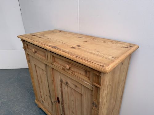 A CRACKING VICTORIAN ANTIQUEOLD PINE 2 DOOR KITCHEN DRESSER BASE TO WAXPAINT - ADDITIONAL PHOTO 9