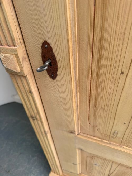 A REALLY PRETTY ANTIQUE OLD PINE VICTORIAN 1 DOOR CARVED CUPBOARD TO WAXPAINT - ADDITIONAL PHOTO 7