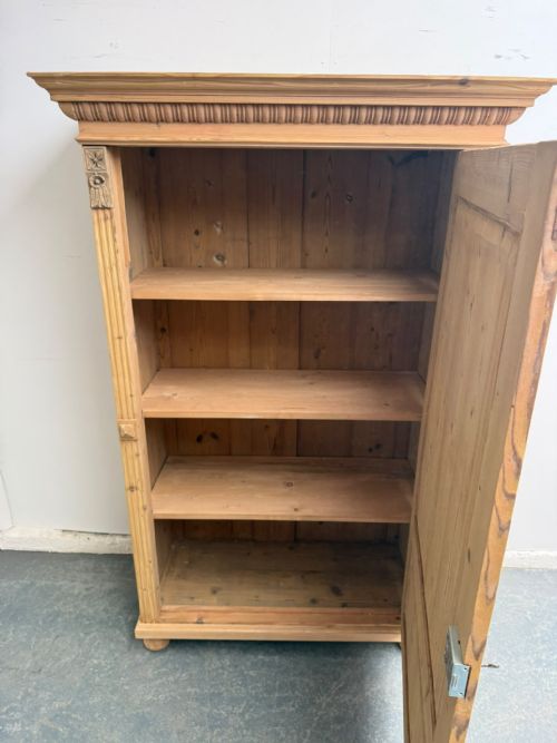 A REALLY PRETTY ANTIQUE OLD PINE VICTORIAN 1 DOOR CARVED CUPBOARD TO WAXPAINT - ADDITIONAL PHOTO 9