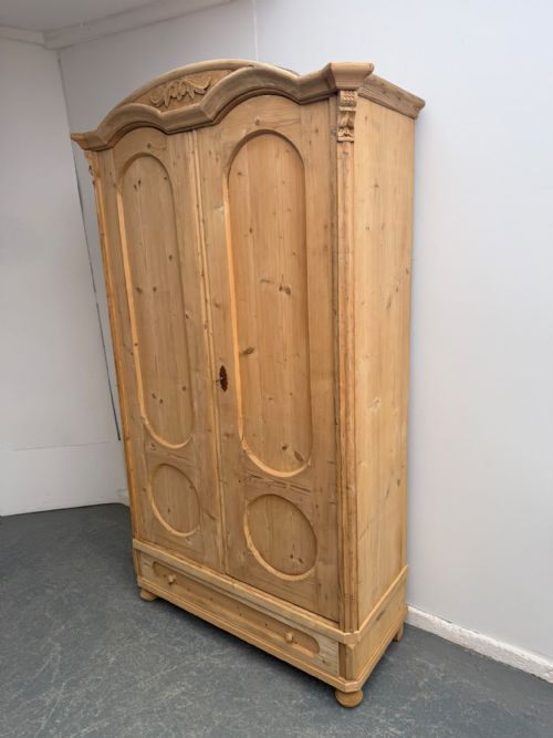 A Truly Superb Antique / Old Pine Georgian 1 Piece 2 Door Cupboard to Wax/paint