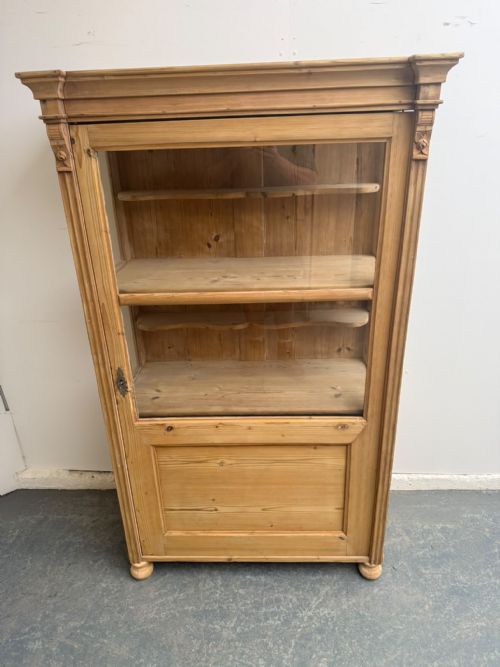 A SUPERB VICTORIAN ANTIQUE OLD PINE GLAZED FLAT DISPLAY CABINET TO WAX PAINT - ADDITIONAL PHOTO 2