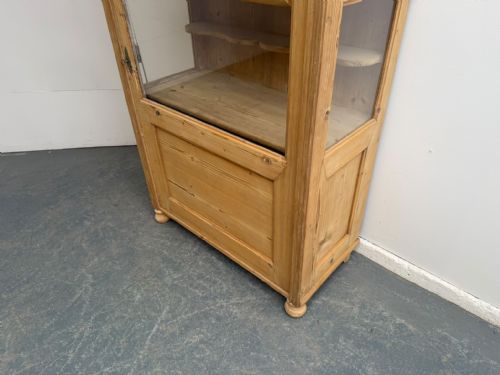 A SUPERB VICTORIAN ANTIQUE OLD PINE GLAZED FLAT DISPLAY CABINET TO WAX PAINT - ADDITIONAL PHOTO 3