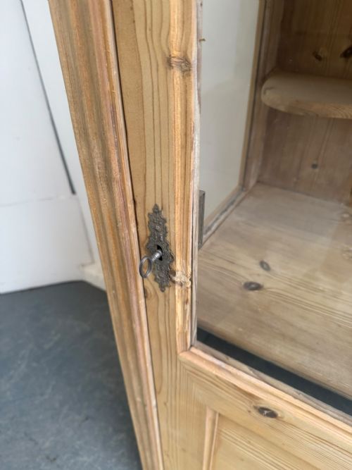 A SUPERB VICTORIAN ANTIQUE OLD PINE GLAZED FLAT DISPLAY CABINET TO WAX PAINT - ADDITIONAL PHOTO 4