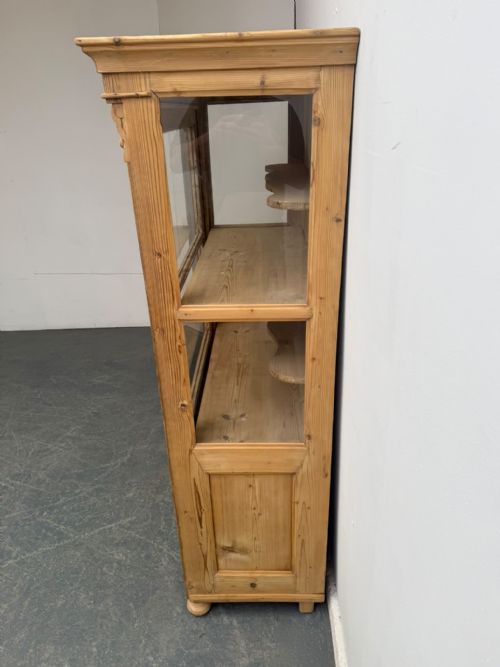 A SUPERB VICTORIAN ANTIQUE OLD PINE GLAZED FLAT DISPLAY CABINET TO WAX PAINT - ADDITIONAL PHOTO 5