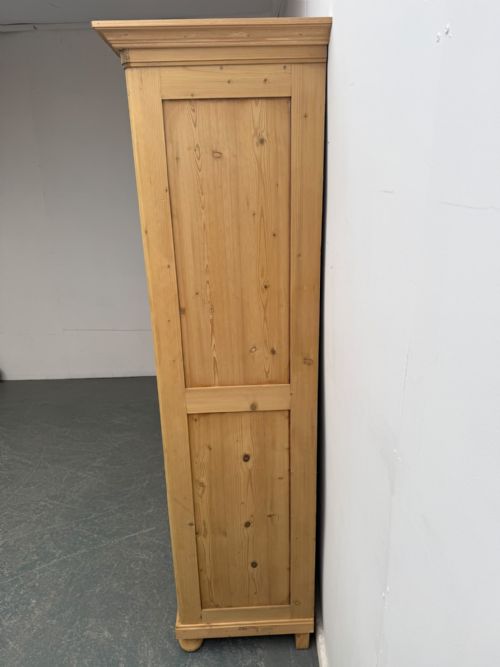 A HUGE VICTORIAN ANTIQUE OLD PINE GLAZED DISPLAY CABINET TO WAX PAINT - ADDITIONAL PHOTO 3