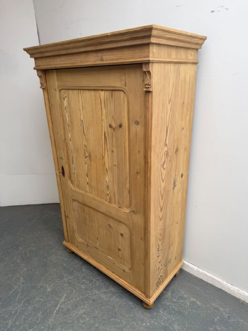 A MINT CLEAN ANTIQUE OLD PINE VICTORIAN LOW WIDE 1 DOOR CUPBOARD TO WAXPAINT