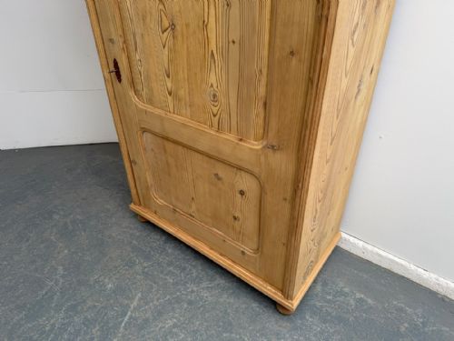 A MINT CLEAN ANTIQUE OLD PINE VICTORIAN LOW WIDE 1 DOOR CUPBOARD TO WAXPAINT - ADDITIONAL PHOTO 2
