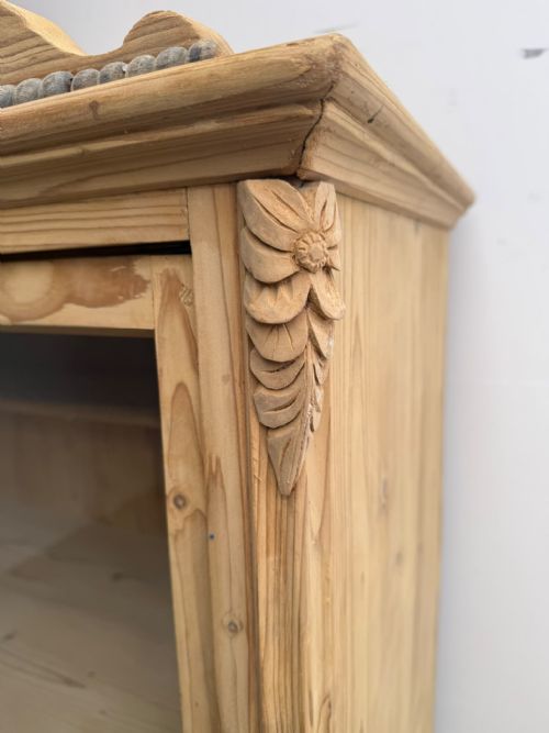A QUALITY EARLY VICTORIAN ANTIQUE PINE 2 DOOR DISPLAY CABINET TO WAX PAINT - ADDITIONAL PHOTO 5