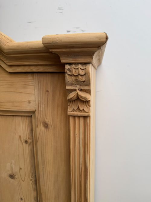 A MINT CLEAN VICTORIAN WIDE ANTIQUE PINE ARCHED STORAGE CUPBOARD TO WAXPAINT - ADDITIONAL PHOTO 2