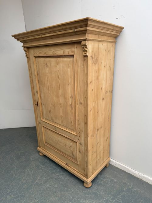 A QUALITY VICTORIAN ANTIQUE PINE 1 DOOR FIELDED STORAGE CUPBOARD TO WAXPAINT