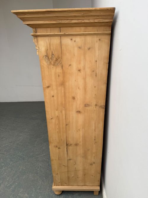 A QUALITY VICTORIAN ANTIQUE PINE 1 DOOR FIELDED STORAGE CUPBOARD TO WAXPAINT - ADDITIONAL PHOTO 6