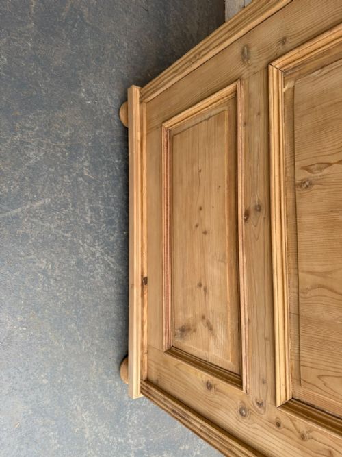 A QUALITY VICTORIAN ANTIQUE PINE 1 DOOR FIELDED STORAGE CUPBOARD TO WAXPAINT - ADDITIONAL PHOTO 7