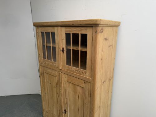 A FABULOUS VICTORIAN ANTIQUE PINE 4 DOOR GLAZED STORAGE CABINET TO WAXPAINT - ADDITIONAL PHOTO 3