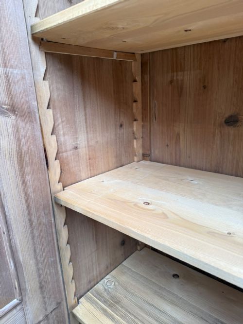 AN AMAZING EARLY VICTORIAN ANTIQUE PINE ADJUSTABLE STORAGE CUPBOARD TO WAXPAINT - ADDITIONAL PHOTO 9